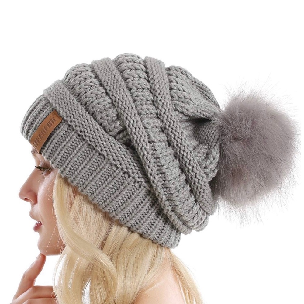 5⭐️ Rated Slouchy Beanie w Removable Fur P…